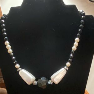 ⬇️NWOT Black Crystal, faux white pearls and rhinestone spacer Necklace